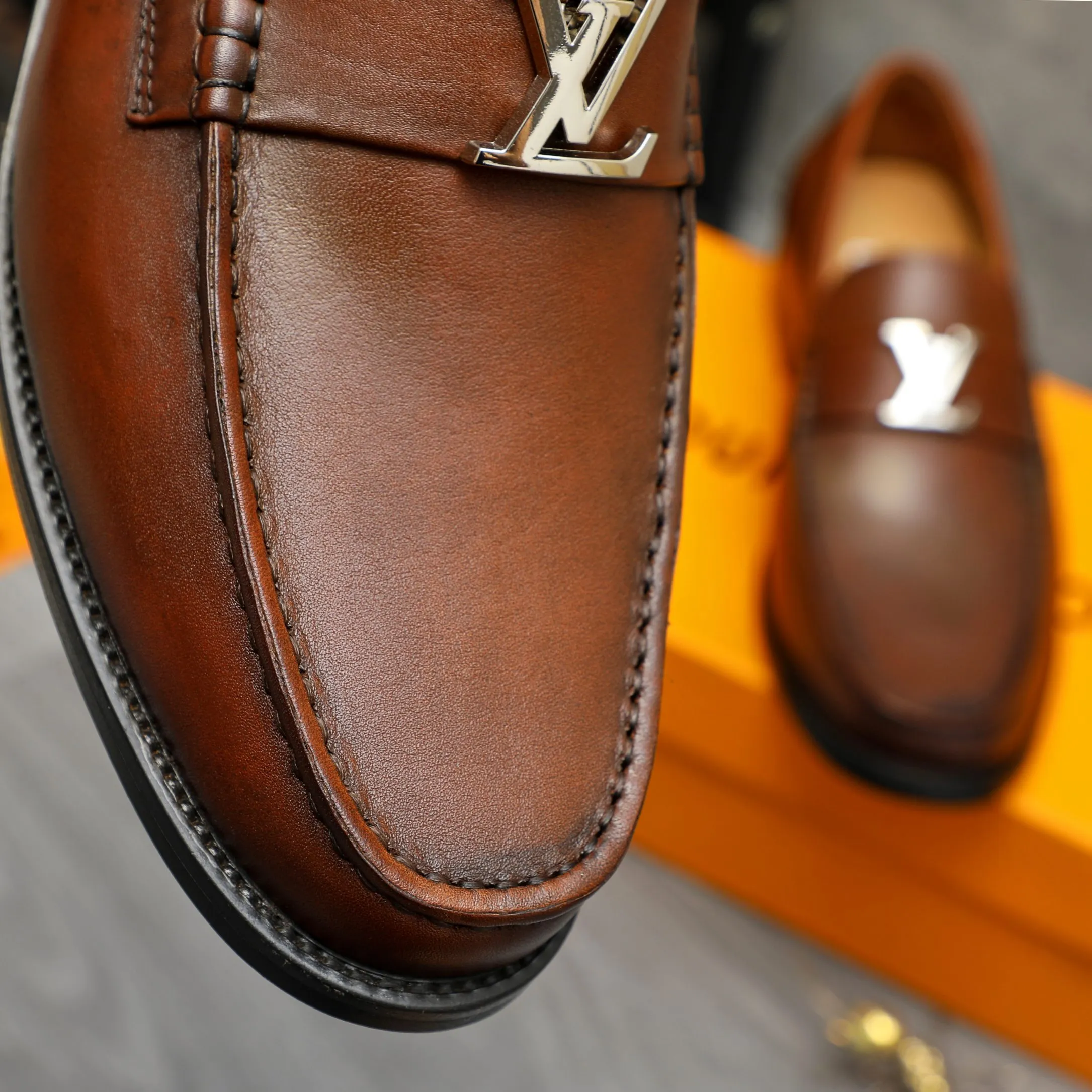 Men's shoes 💰442 Product trademark: LV "Louis Vuitton" business slip-on leather shoes Regular size: 38-46 (45.46 custom-made, non-returnable) Product materials: Selected color-brushed cowhide upper, cowhide lining, original rubber outsole